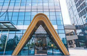 China Largest Midscale Hotel Chain & Nasdaq-Listed $4.7 Billion Atour Lifestyle Holdings Plans Secondary Listing IPO on Hong Kong Exchange (HKEX), Founded in 2013 by Haijun Wang & IPO on Nasdaq in 2022, Current Market Value at $4.7 Billion, Share Price +25.1% YTD, +102.7% Last 12 Months & +162.5% Last 5 Years Atour Hotels