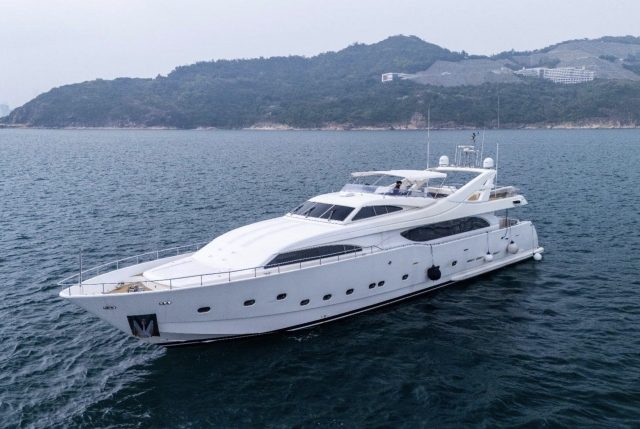 112-Foot Italy Ferretti Luxury Yacht | Asia Yachting